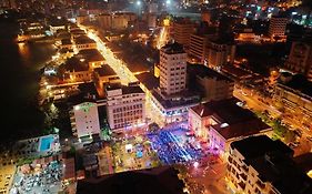 Holiday Suites Hotel & Beach Resort